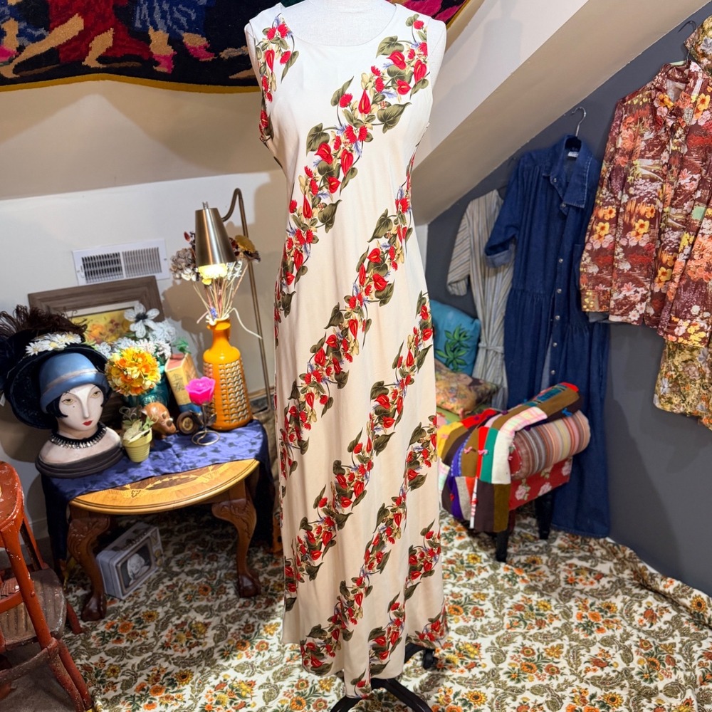 Hilo Hattie VTG Floral Anthurium Sleeveless 100% Silk Cream Red Maxi Dress